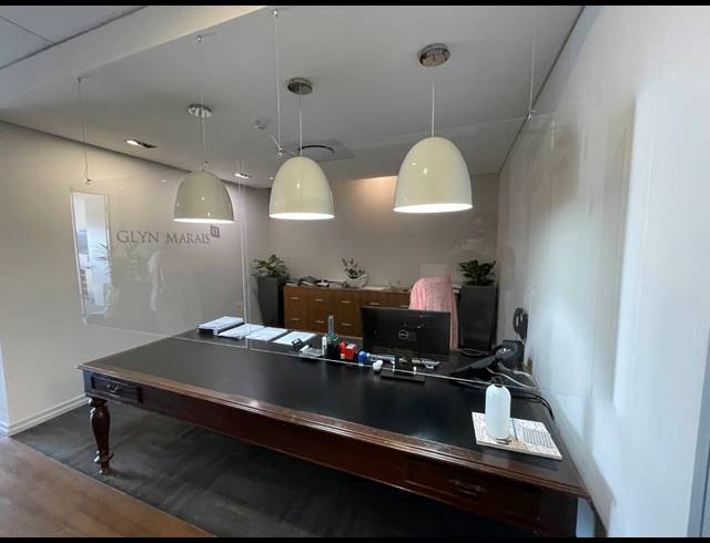 315M² OFFICE TO LET IN WATERFRONT